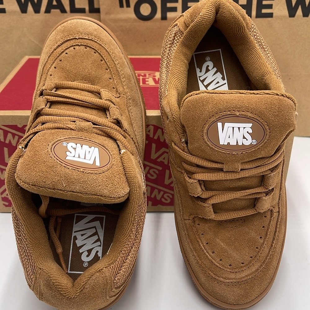 Vans WMNS Speed Ls Chipmunk Mono
VN000CTNGWT Sneakers - Picture 12 of 16